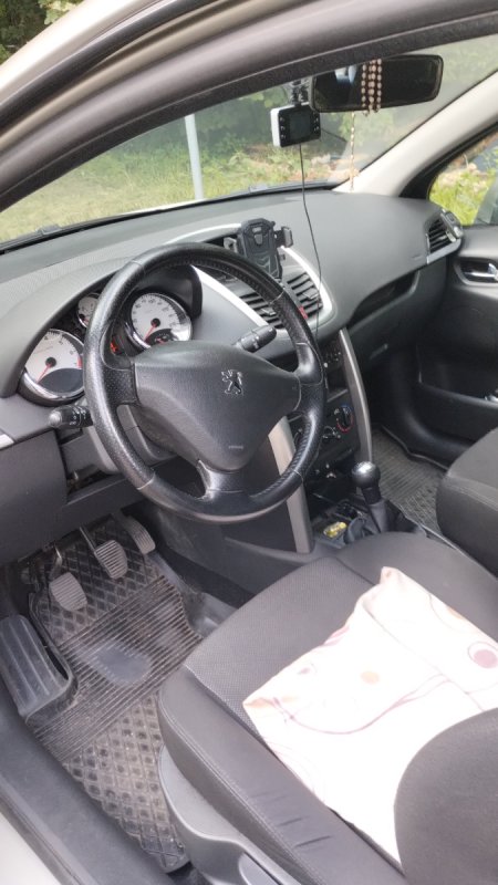 Sprzedam Peugeot 207 - 04