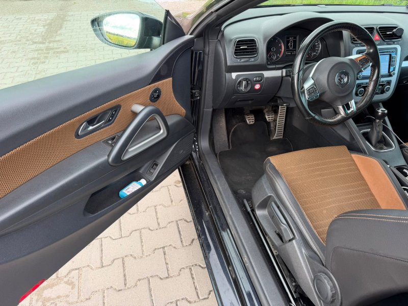 VW Scirocco 2.0 TSI 210 KM pierwszy właściciel - 02 VW Scirocco 2.0 TSI 210 KM pierwszy właściciel - 02