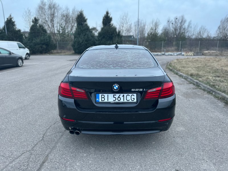 BMW F10 528i - 01