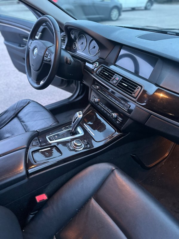 BMW F10 528i - 02