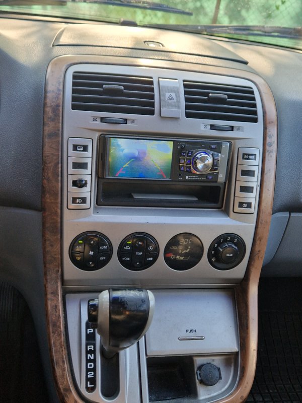 Kia Carnival minvan - 05