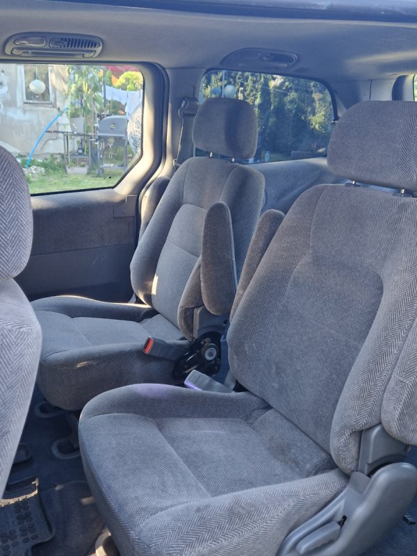 Kia Carnival minvan - 06