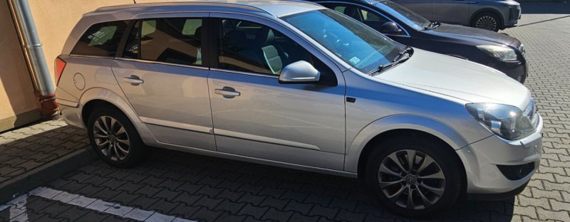 Opel Astra 1.9 CDTI 150km - 01