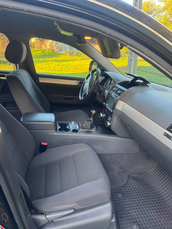 VW Touareg 2.5 TDI Exclusive Manual 4x4 Zadbany - 05