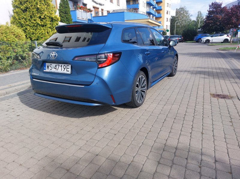 Toyota Corolla Kombi 2020r - 02