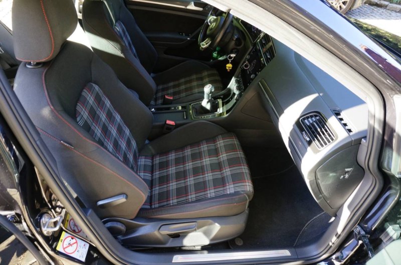 Volkswagen Golf GTI Perfomance - 05