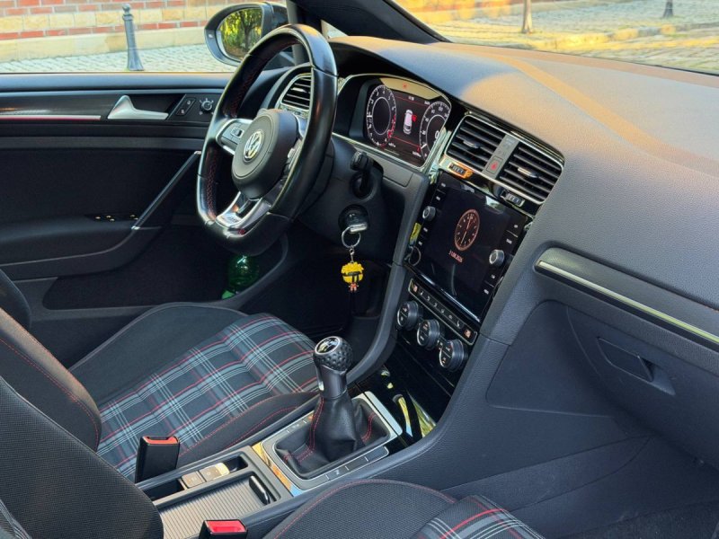 Volkswagen Golf GTI Perfomance - 06