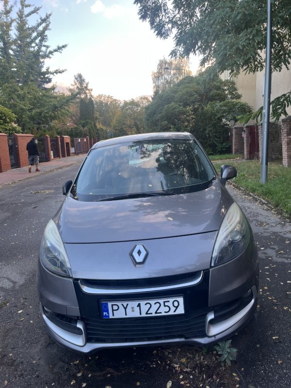 Renault Scenic 2012 r., 215tys.km, gaz, uszkodzony - 02