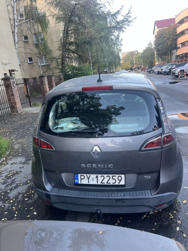 Renault Scenic 2012 r., 215tys.km, gaz, uszkodzony - 04